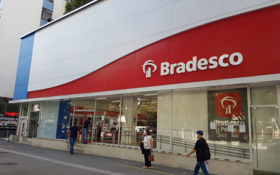 Bradesco registra nova instabilidade e mantém app para pessoa física fora do ar