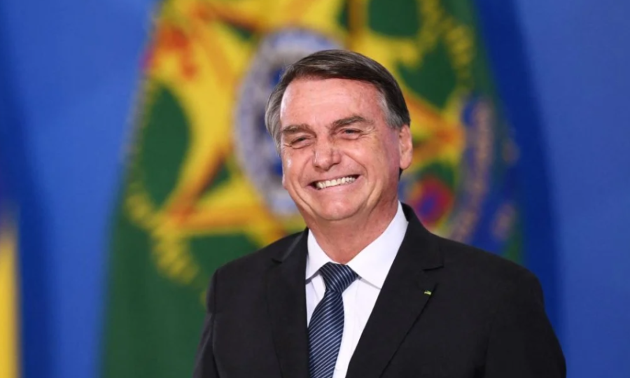 Perícia da Polícia Federal indica cirurgia para Bolsonaro e decisão ficará com o STF