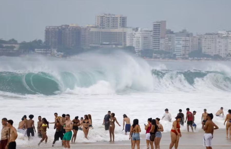Marinha emite aviso de ressaca para o litoral do Rio com ondas de até 3 metros